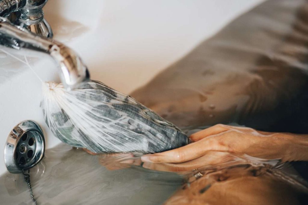 jo10 seaweed-bath-science-detox-benefits